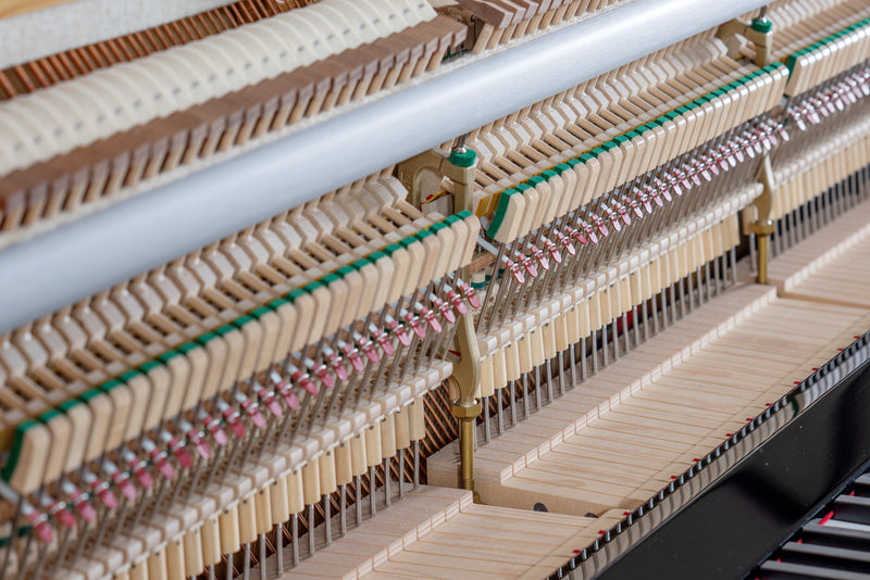 Klavier Steinway & Sons V-125